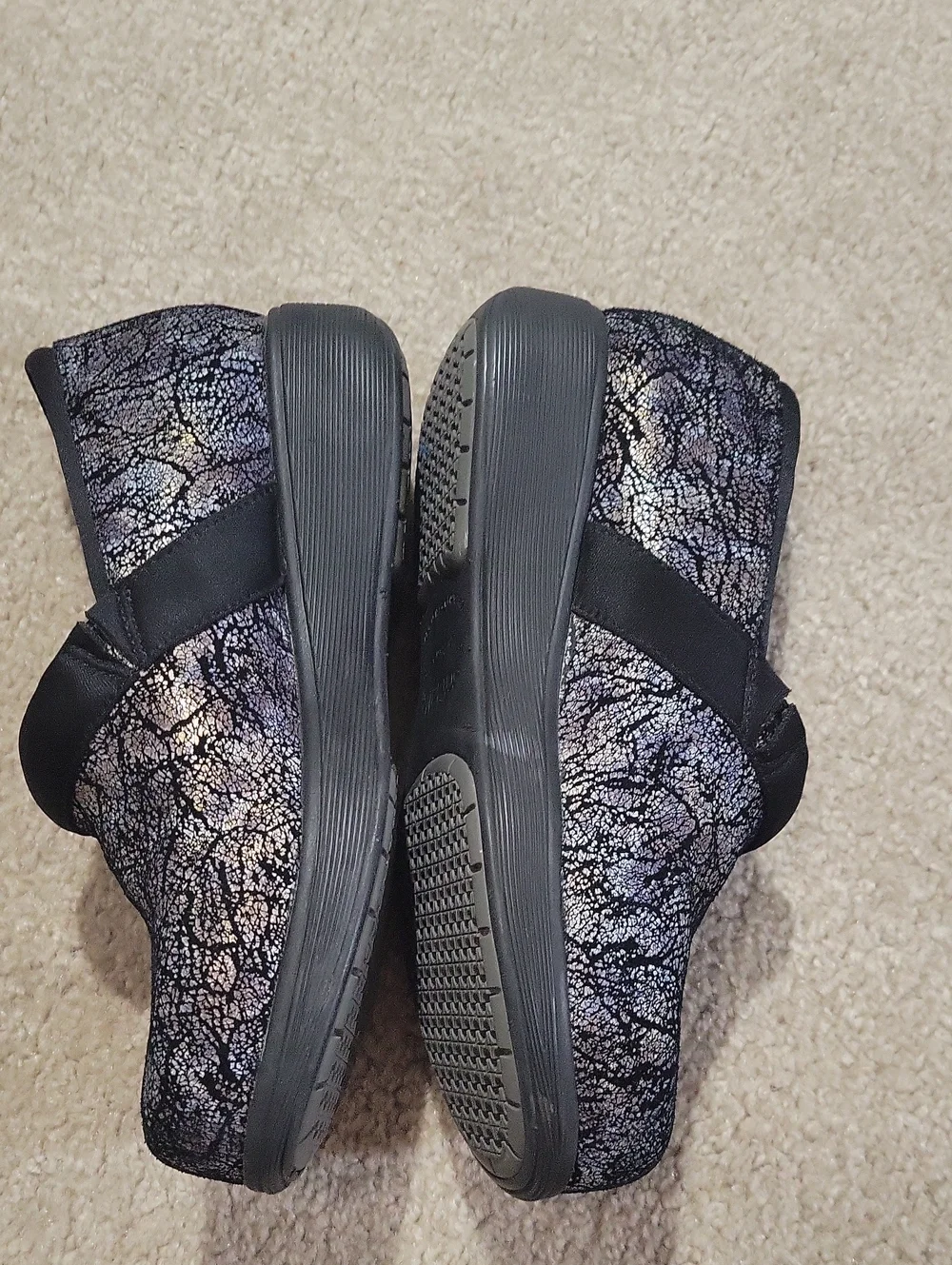 SoftWalk slip women